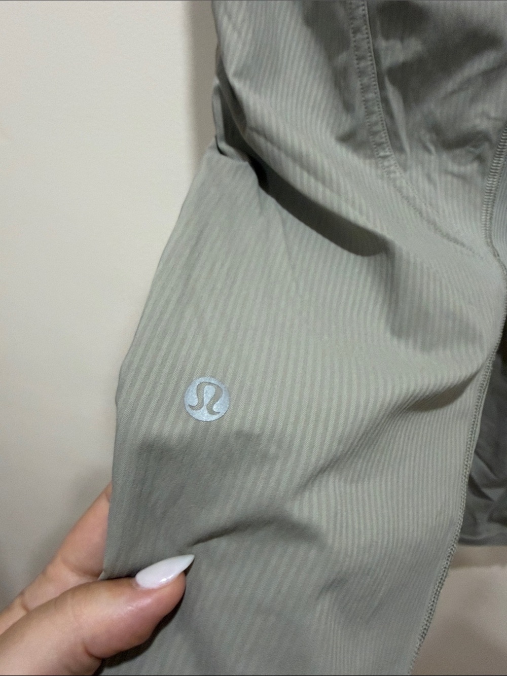Lululemon Dance Studio Mid-Rise Cropped Pant in Warm Ash Grey size 4 - Picture 11 of 13